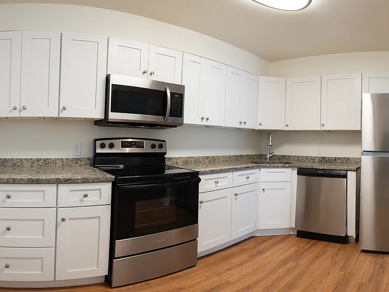 Carriage House — Photo 9