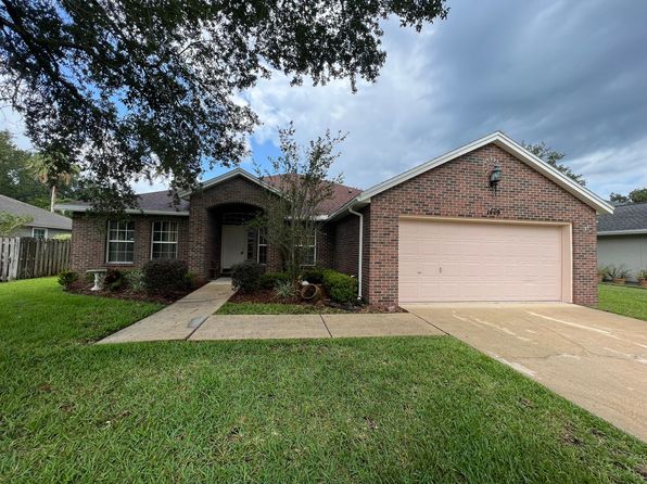 1449 Blue Heron Ln E