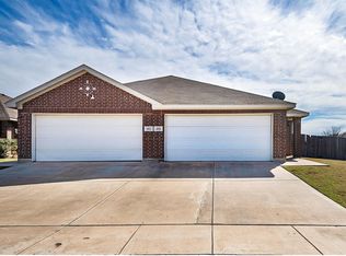452/456 Canvas Ct, Crowley, TX 76036
