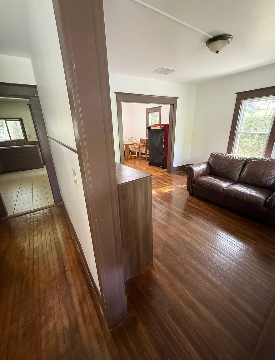 2 bed, 1092 sqft, $1,800 — Photo 2