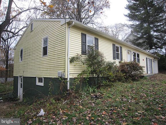 2nd image of 5690 Ridge Rd