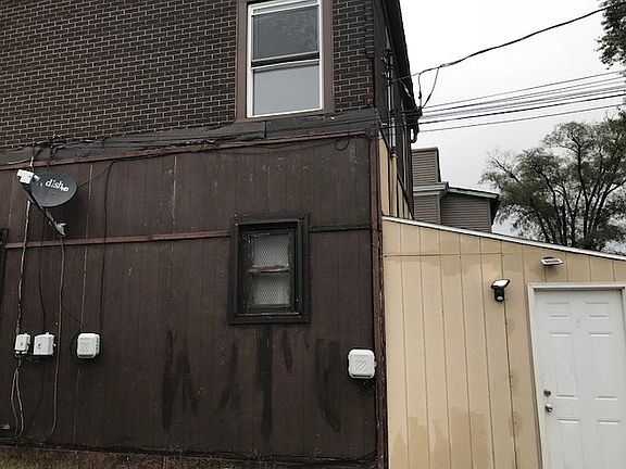5th image of 2212 S Michigan St #B