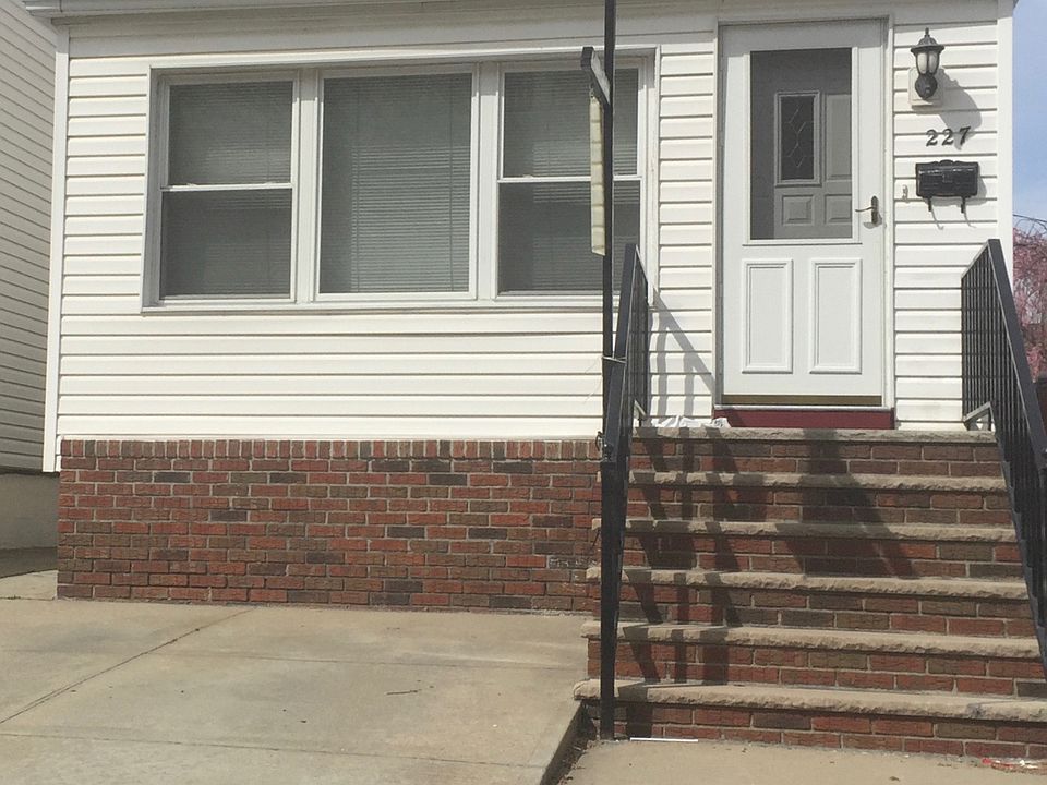 2nd image of 227 Avenue S