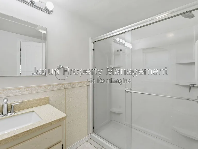 1209 Lakeview Dr — Photo 21