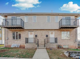 100 E Harwood Ter, Palisades Park, NJ 07650