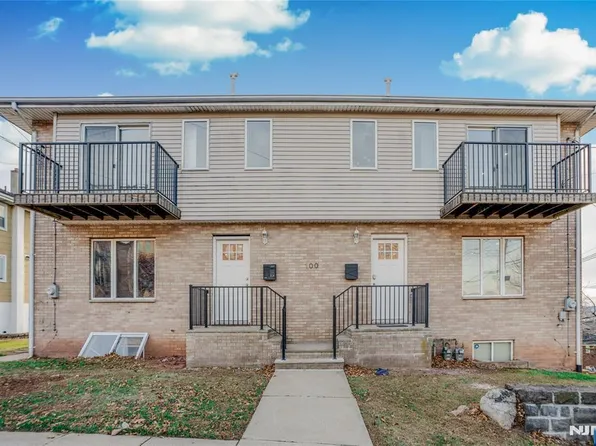 100 E Harwood Ter, Palisades Park, NJ 07650