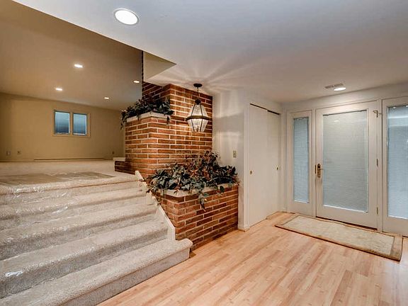 3rd image of 553 Beechtree Dr