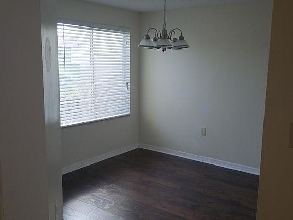 5th image of 4105 Glenmoor Dr
