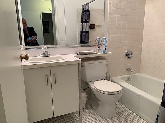 5th image of 211 W 56th St APT 7G