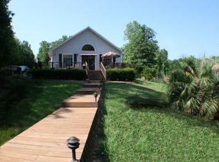 275 Hidden Lakes Ln, Waterloo, SC 29384