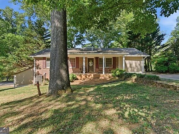 2nd image of 1440 Cochran Ridge Rd