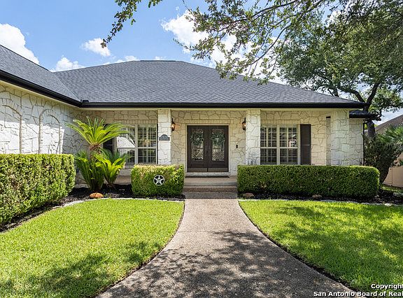 3rd image of 29719 Fairway Bluff Dr