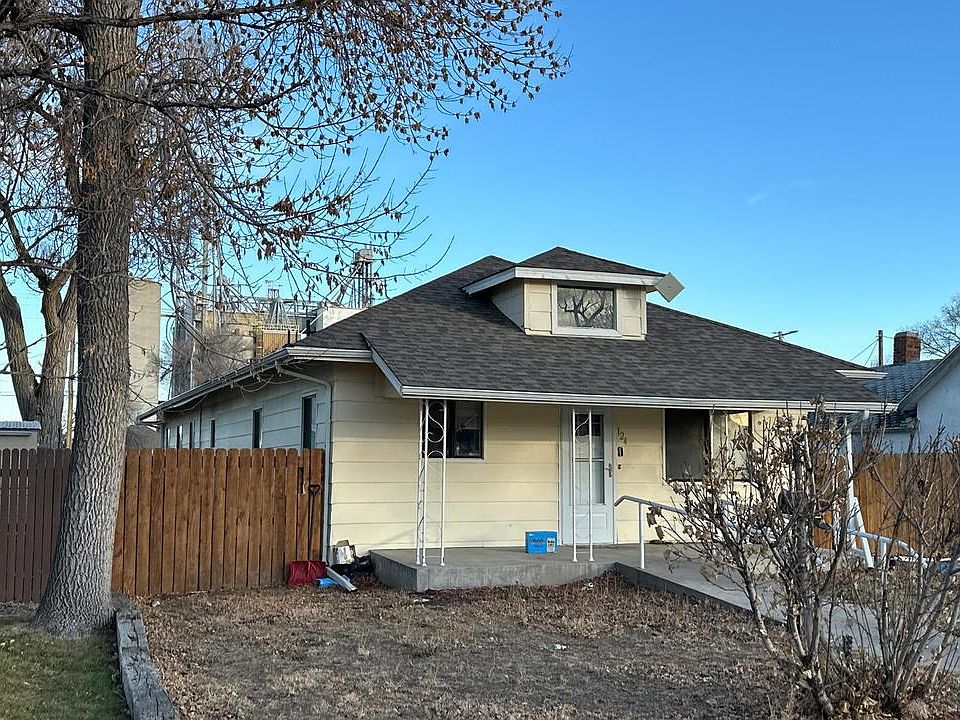 2nd image of 124 Deuel St