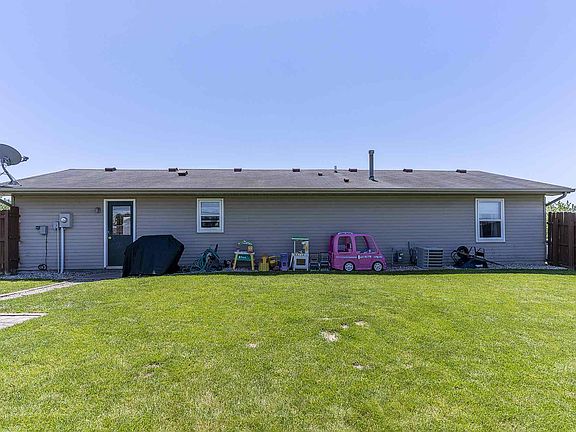 4th image of 1511 Knoll Crest Dr