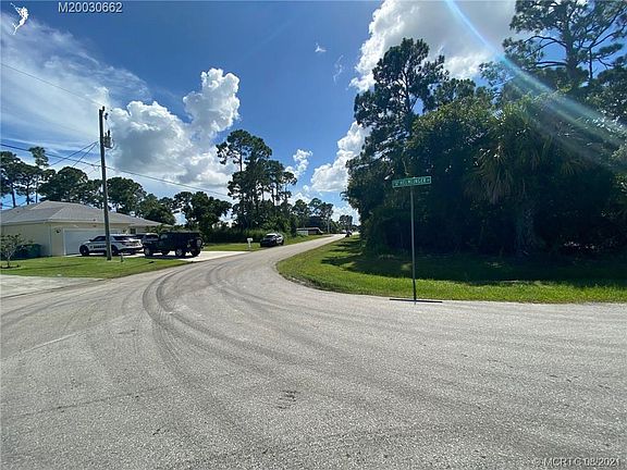 4th image of 1181 SW Hunnicut Ave