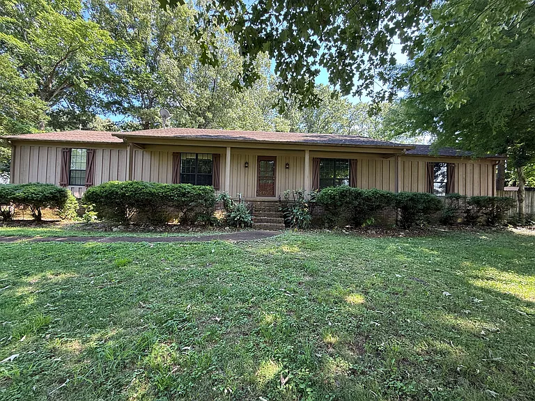 102 Hickory Hill Dr #A — Photo 2