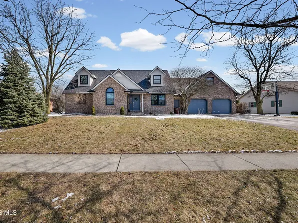 827 Abbey Ln, Findlay, OH 45840