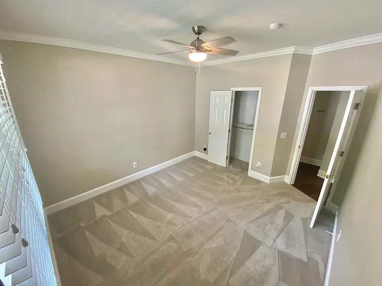 416 E Tremont Ave — Photo 32