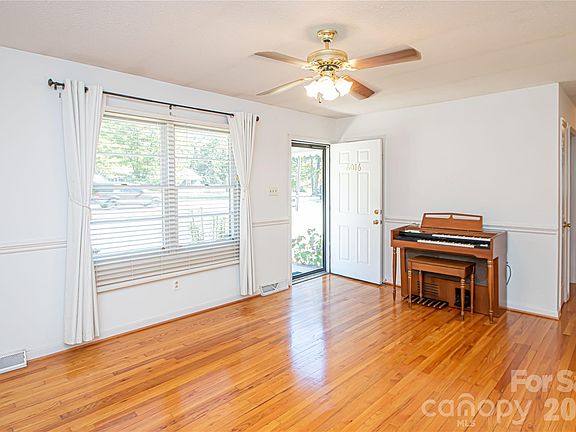 2nd image of 6016 Potters Rd