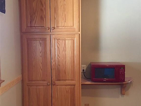 4th image of 30 Eastmoor Dr