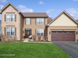 280 Berkshire Ln, Sugar Grove, IL 60554