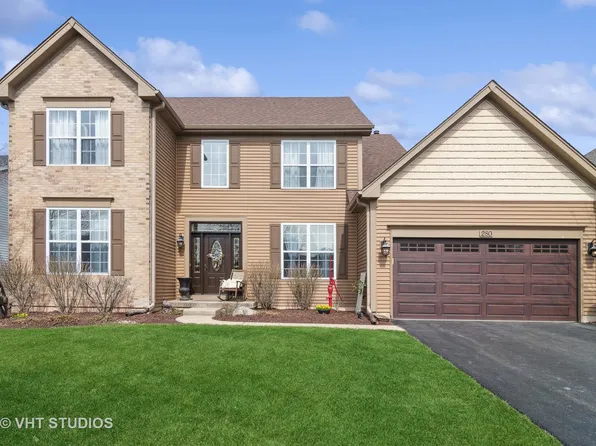 280 Berkshire Ln, Sugar Grove, IL 60554