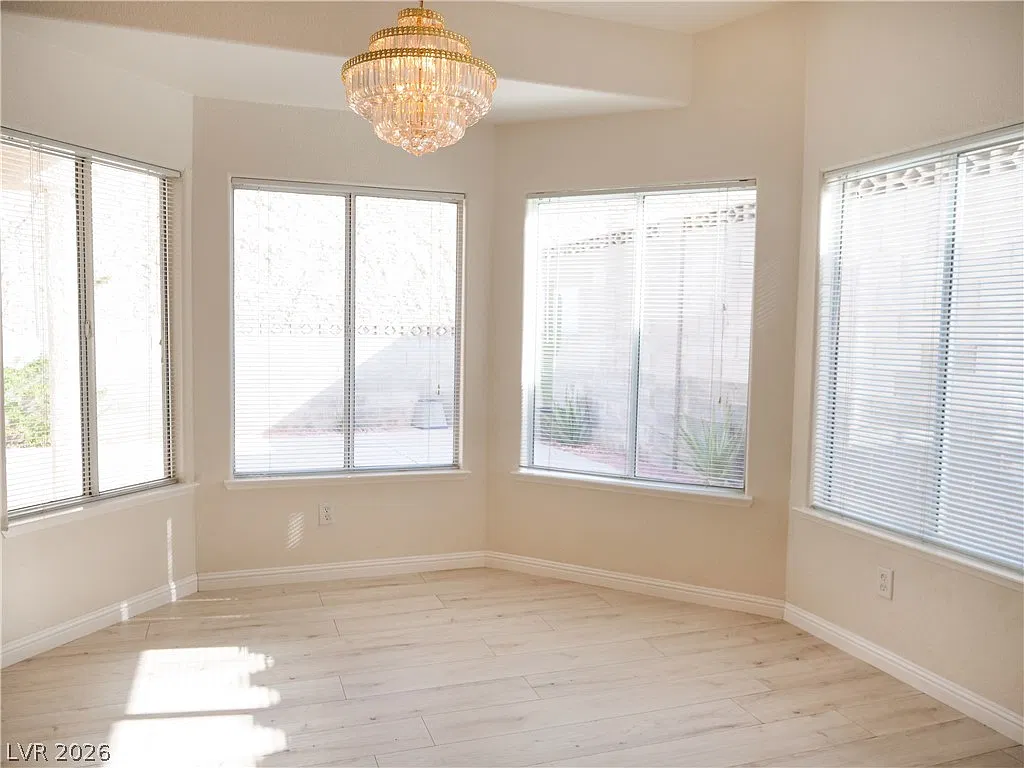 3 bed, 2.0 bath, 1482 sqft, $2,100 — Photo 4