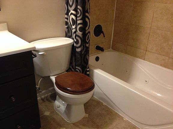 5th image of 1387 Quaker Ln #130-C
