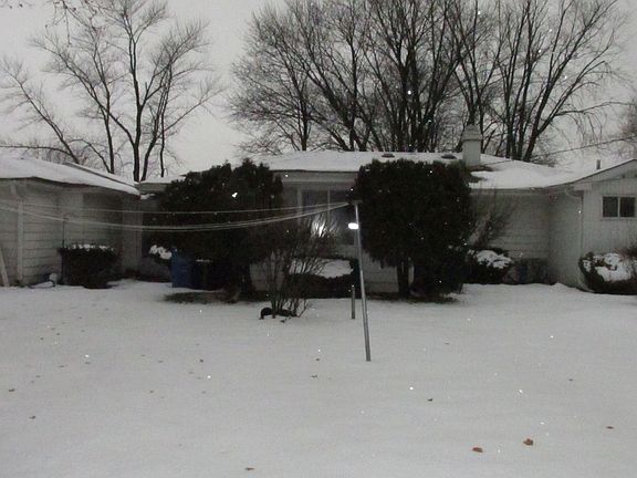 4th image of 159 Bunker Hill Ave