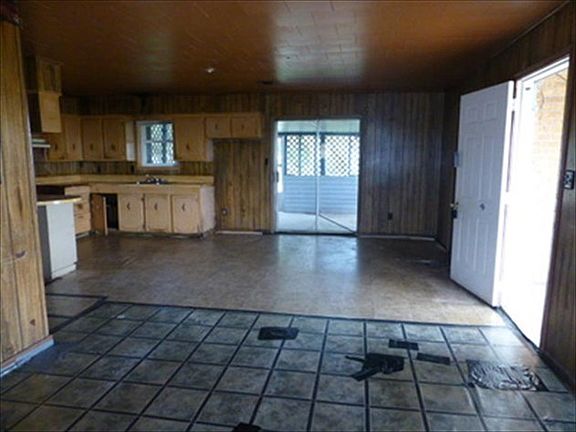 2nd image of 1119 King Blvd