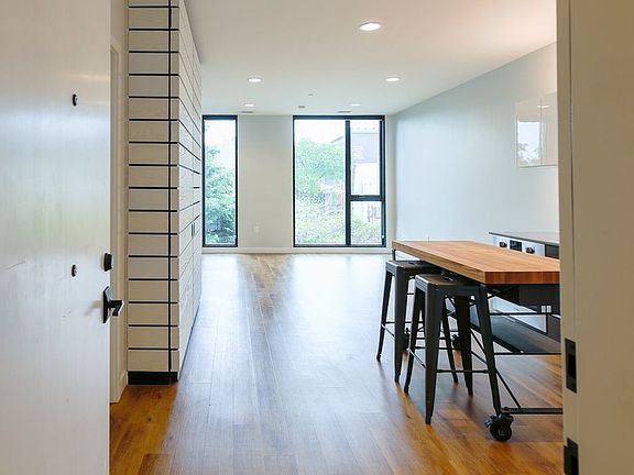 4th image of 57 N St NW Unit 323
