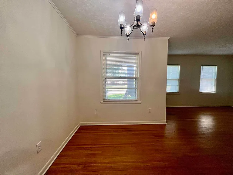 1384 Woodston Rd — Photo 4