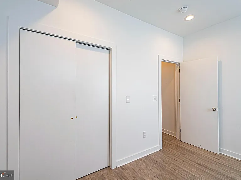 2137 Cross St — Photo 6