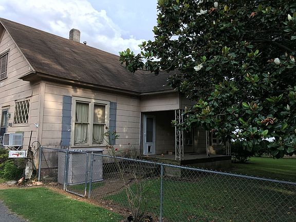 3rd image of 1301 S Lowe St