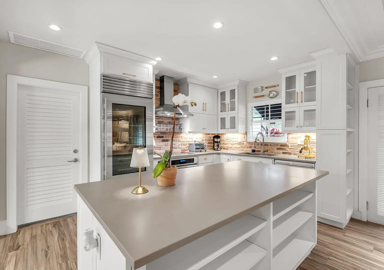700 Vilabella Ave — Photo 3