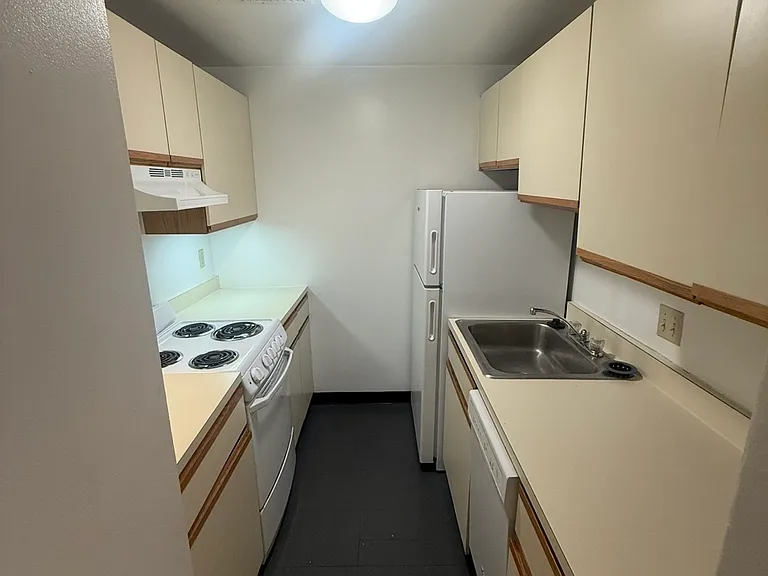 523 Columbus Ave #2 — Photo 6