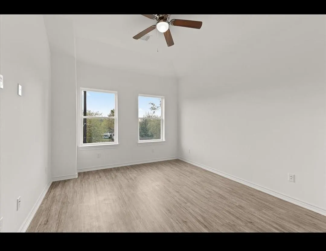 Building Photo - 3249 Real St #B