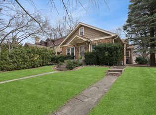 1319 N Ash St, Waukegan, IL 60085