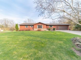 1842 Oakridge Rd, Neenah, WI 54956