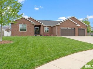 113 Ramblewood Dr, Chatham, IL 62629
