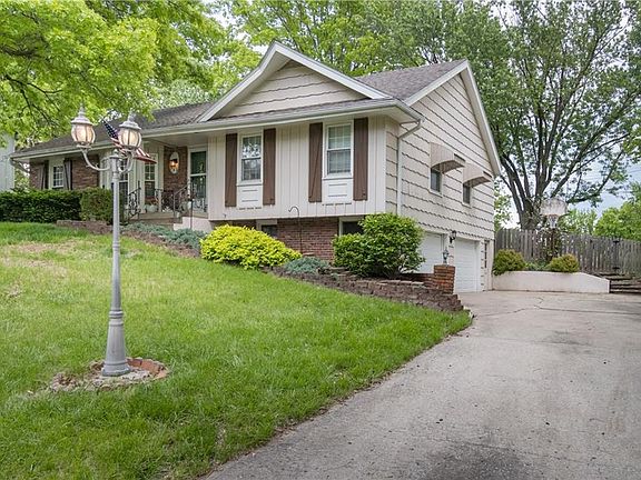 4th image of 6807 NW Birch Ln