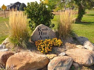 14703 Rhea Dr, Heyworth, IL 61745