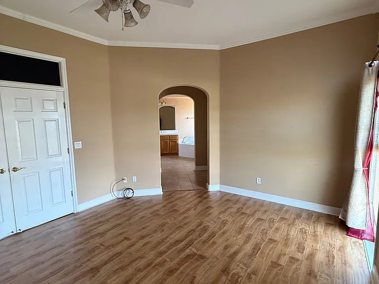 7208 Queen Isabella Ct — Photo 16