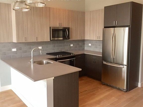 3rd image of 3452 N Southport Ave #1