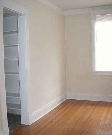 4th image of 7427 Hampson St