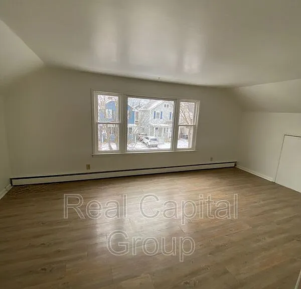 180 Euclid Ave #2 — Photo 5
