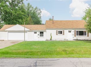 9856 Dupont Dr, Columbia Station, OH 44028