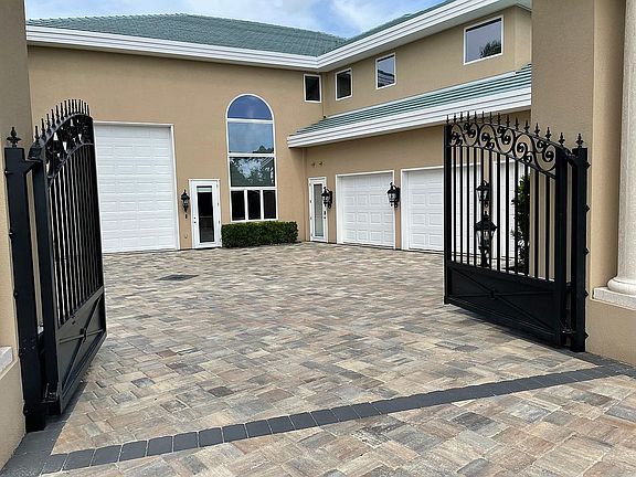 Motor Courtyard