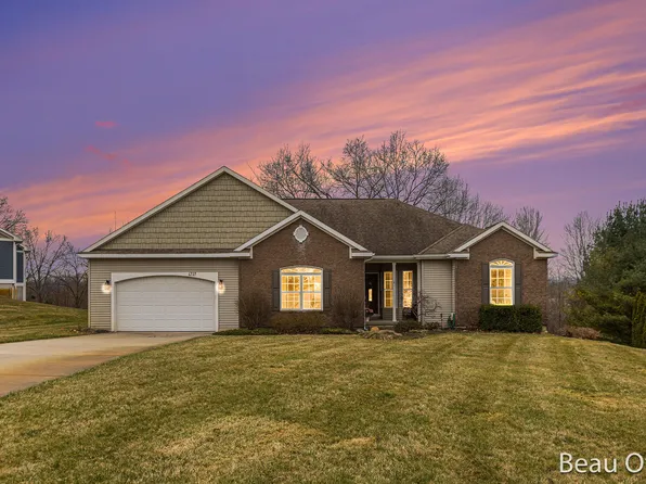 6727 Chancery Dr SE, Alto, MI 49302