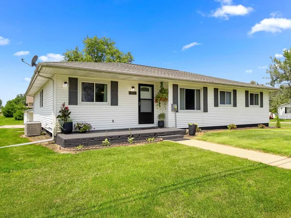 217 N Olive St, Williamsfield, IL 61489